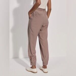 VARLEY | Enzo snap button cuff pant in taupe | size large